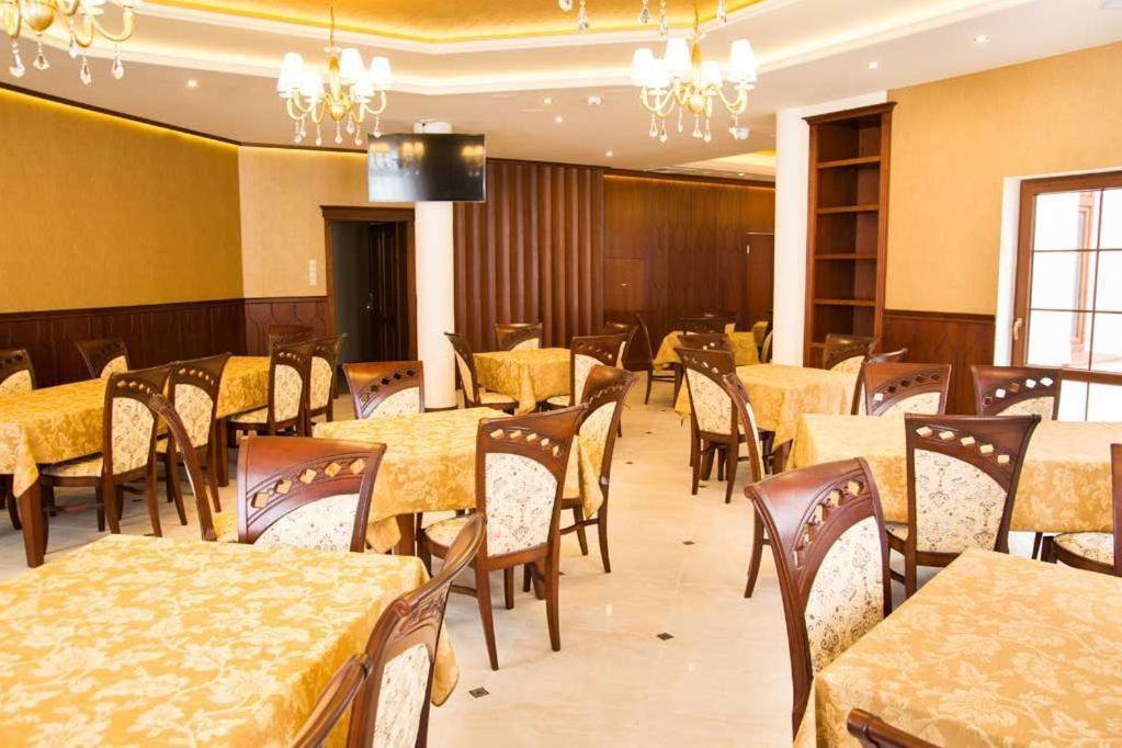 帕勒克密斯勒塔酒店 Uzdowo 外观 照片